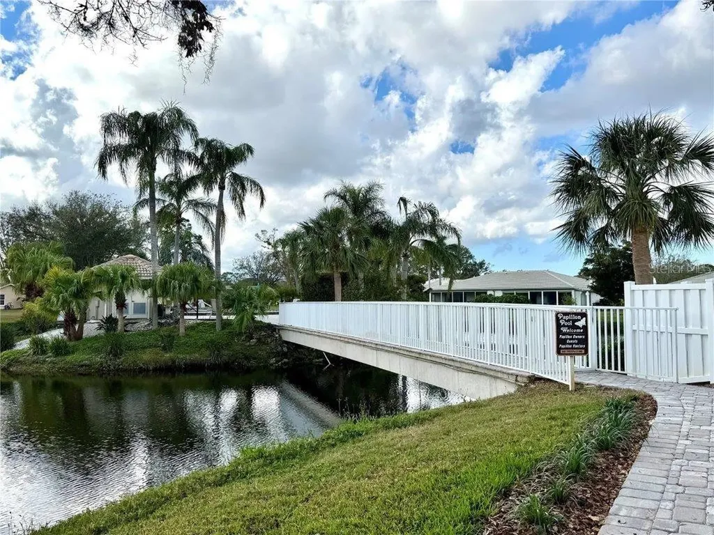 3148 Ringwood Meadow Sarasota FL 34235