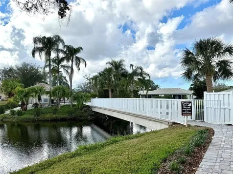3148 Ringwood Meadow Sarasota FL 34235