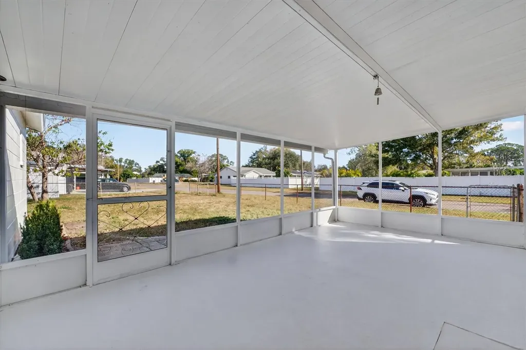 5701 14th Avenue N St Petersburg FL 33710