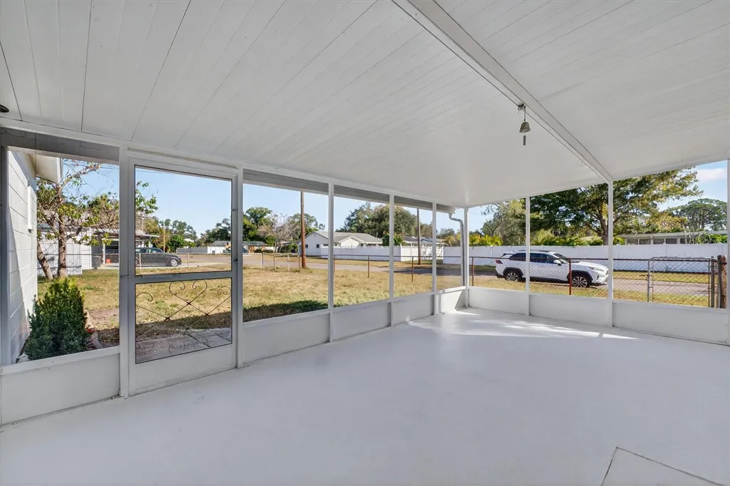 5701 14th Avenue N St Petersburg FL 33710
