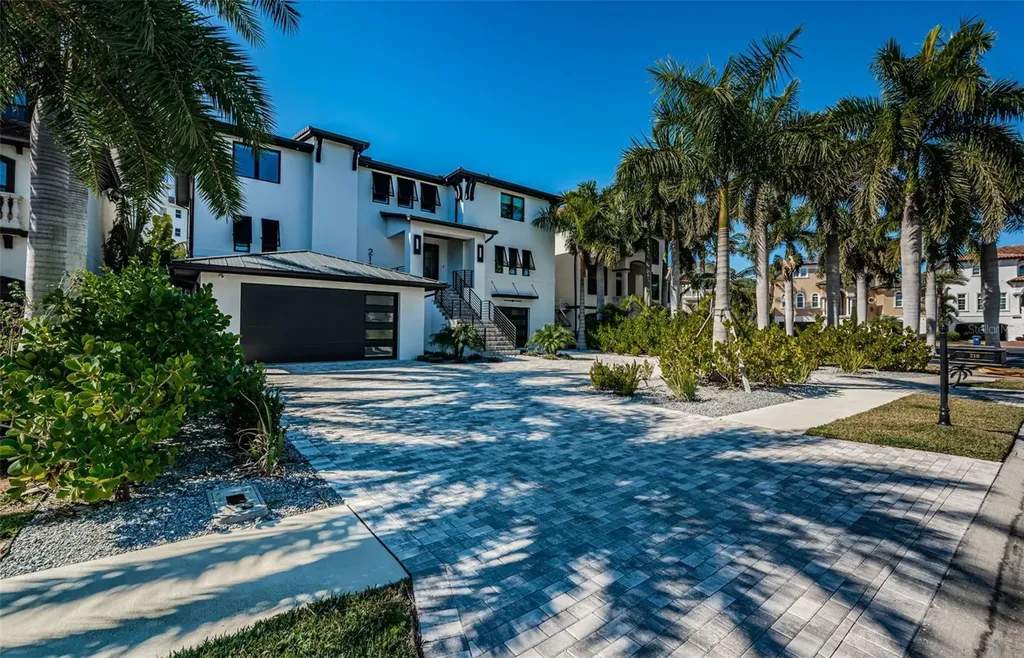 218 Sydney Lane Redington Shores FL 33708