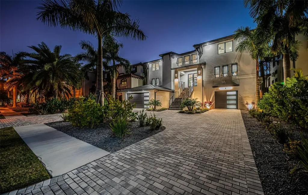 218 Sydney Lane Redington Shores FL 33708