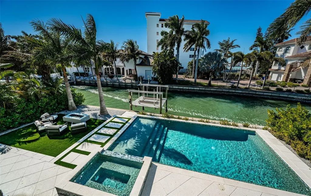 218 Sydney Lane Redington Shores FL 33708