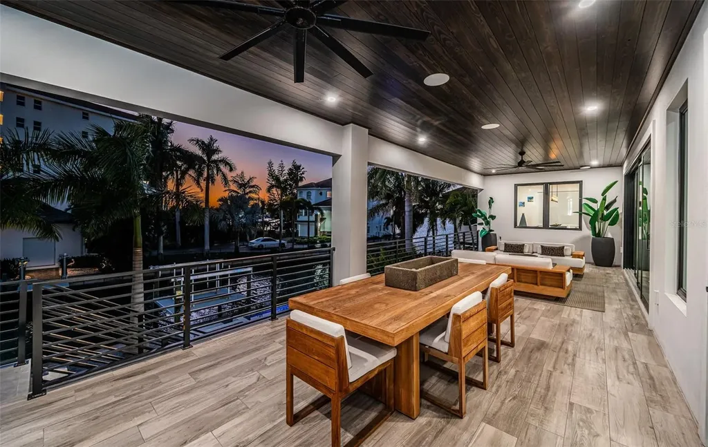 218 Sydney Lane Redington Shores FL 33708