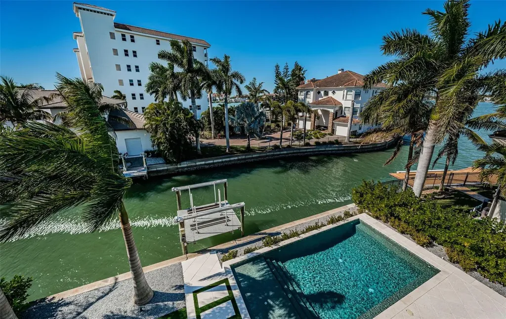 218 Sydney Lane Redington Shores FL 33708
