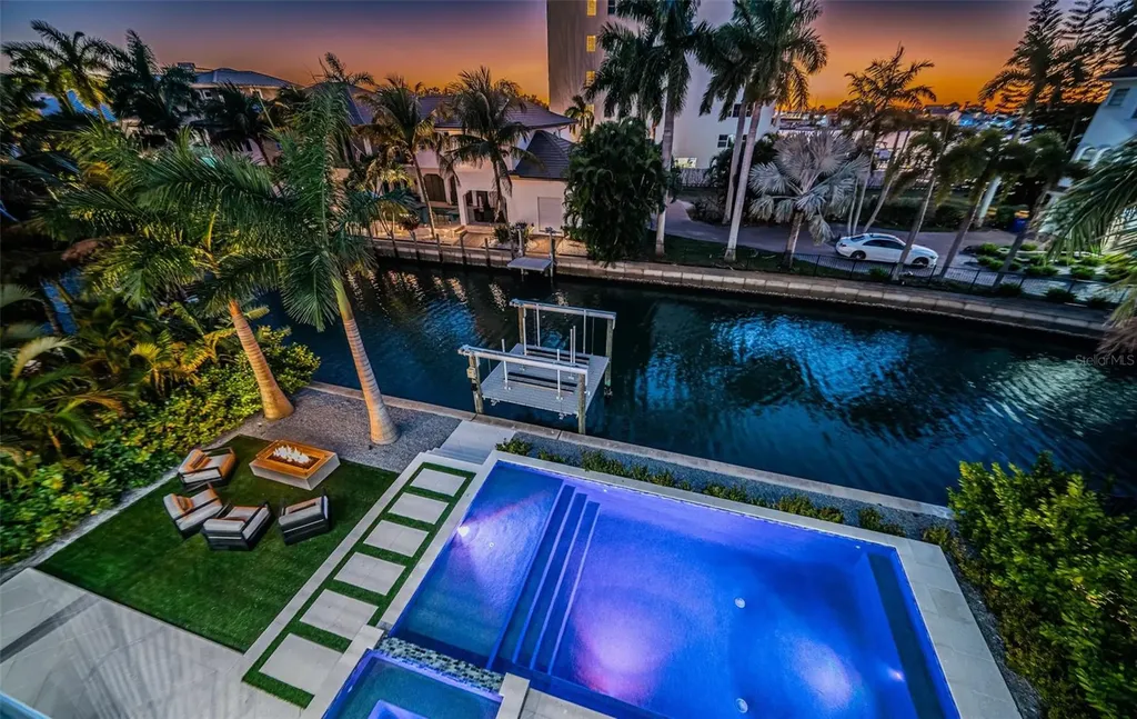 218 Sydney Lane Redington Shores FL 33708