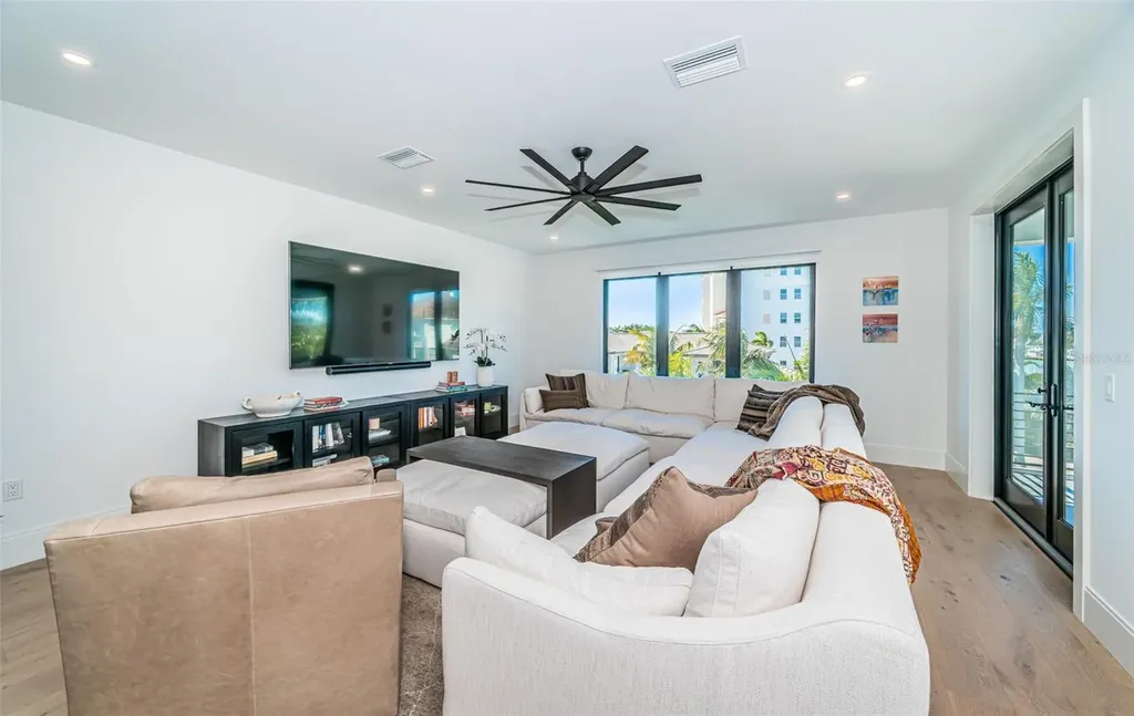 218 Sydney Lane Redington Shores FL 33708