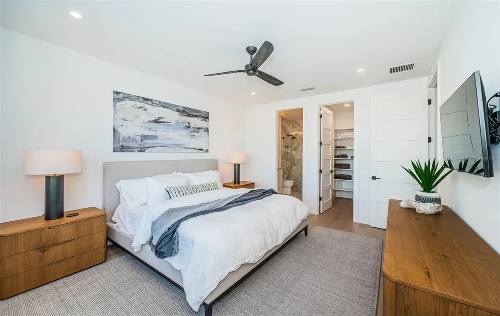 218 Sydney Lane Redington Shores FL 33708