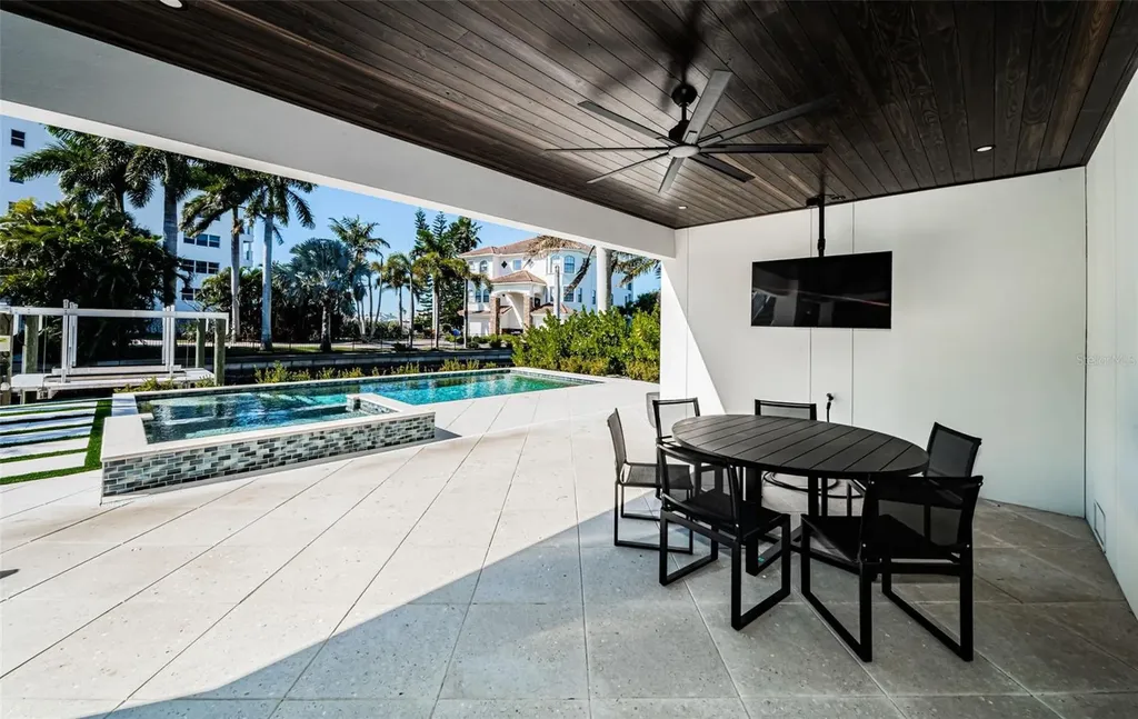 218 Sydney Lane Redington Shores FL 33708