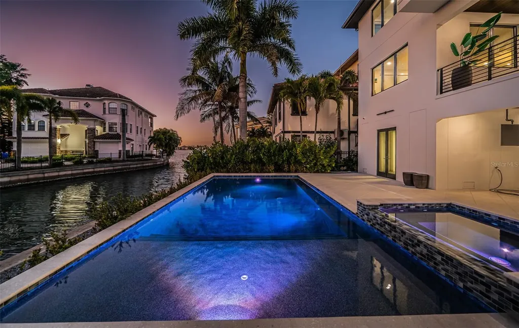 218 Sydney Lane Redington Shores FL 33708