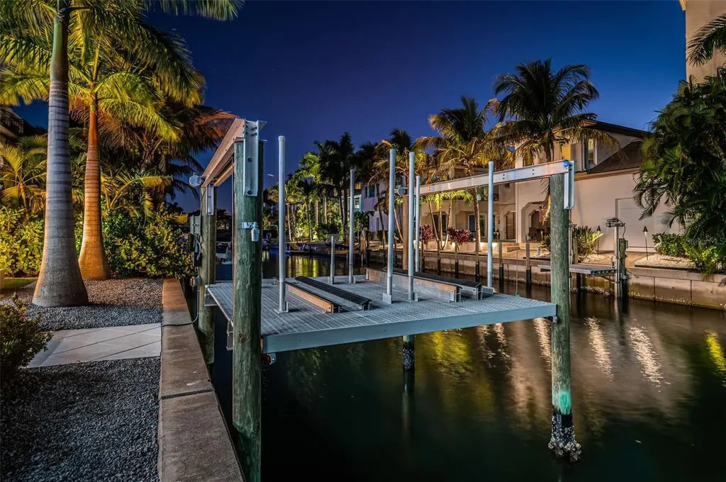 218 Sydney Lane Redington Shores FL 33708