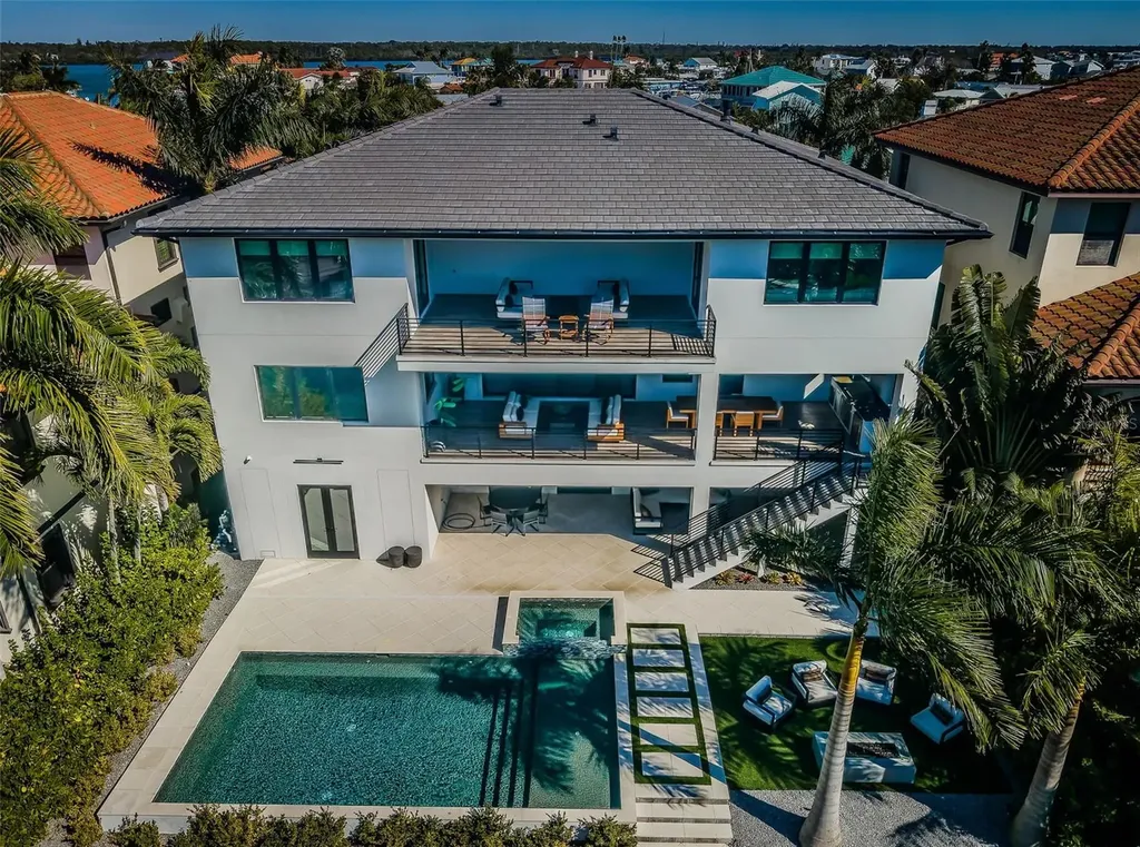 218 Sydney Lane Redington Shores FL 33708