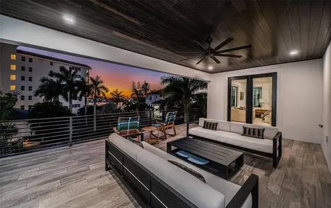 218 Sydney Lane Redington Shores FL 33708