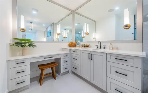 218 Sydney Lane Redington Shores FL 33708