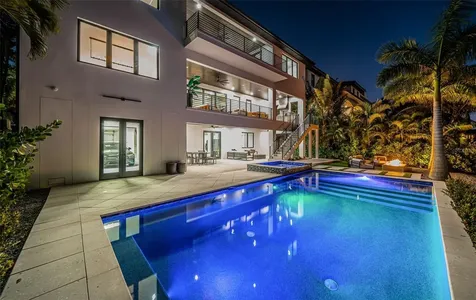 218 Sydney Lane Redington Shores FL 33708