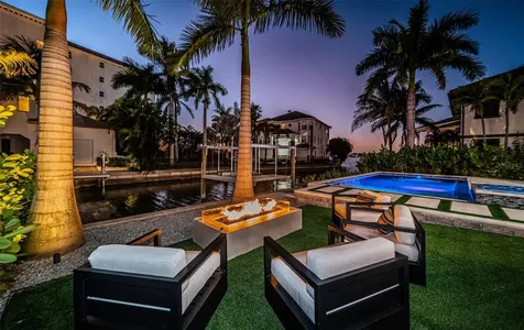 218 Sydney Lane Redington Shores FL 33708