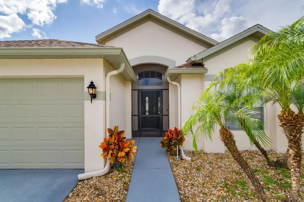 20520 Homossasa Court Land O Lakes FL 34637