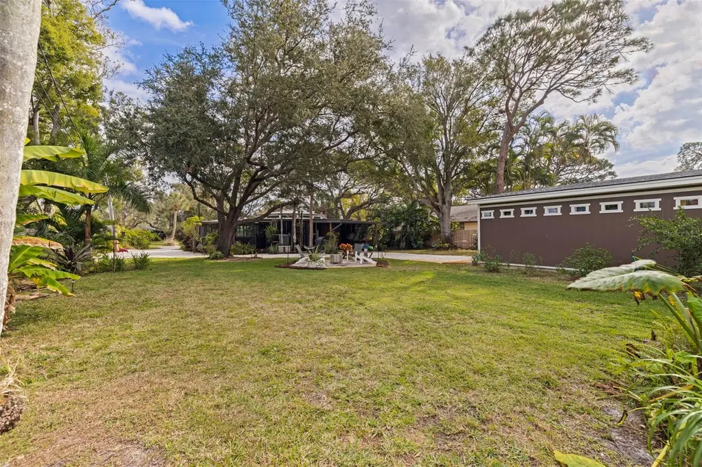 7117 Sunshine Drive S St Petersburg FL 33705