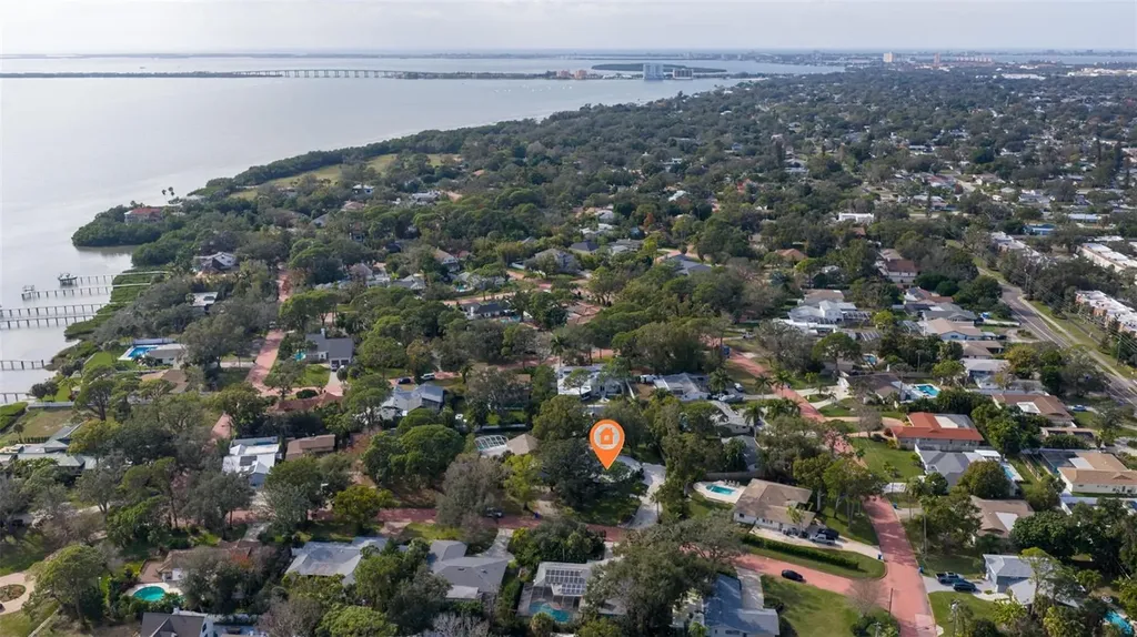 7117 Sunshine Drive S St Petersburg FL 33705