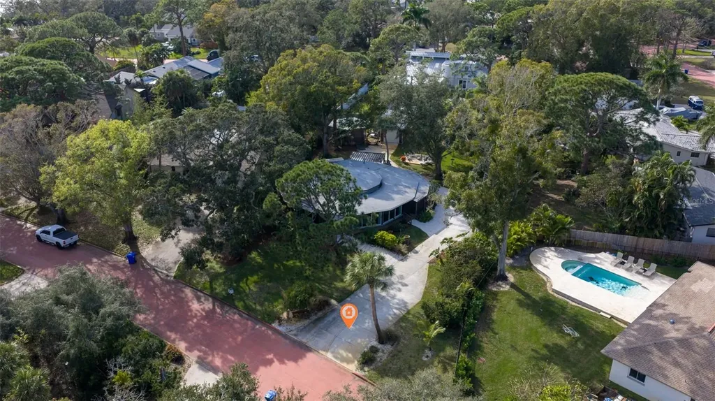 7117 Sunshine Drive S St Petersburg FL 33705