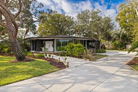 7117 Sunshine Drive S St Petersburg FL 33705