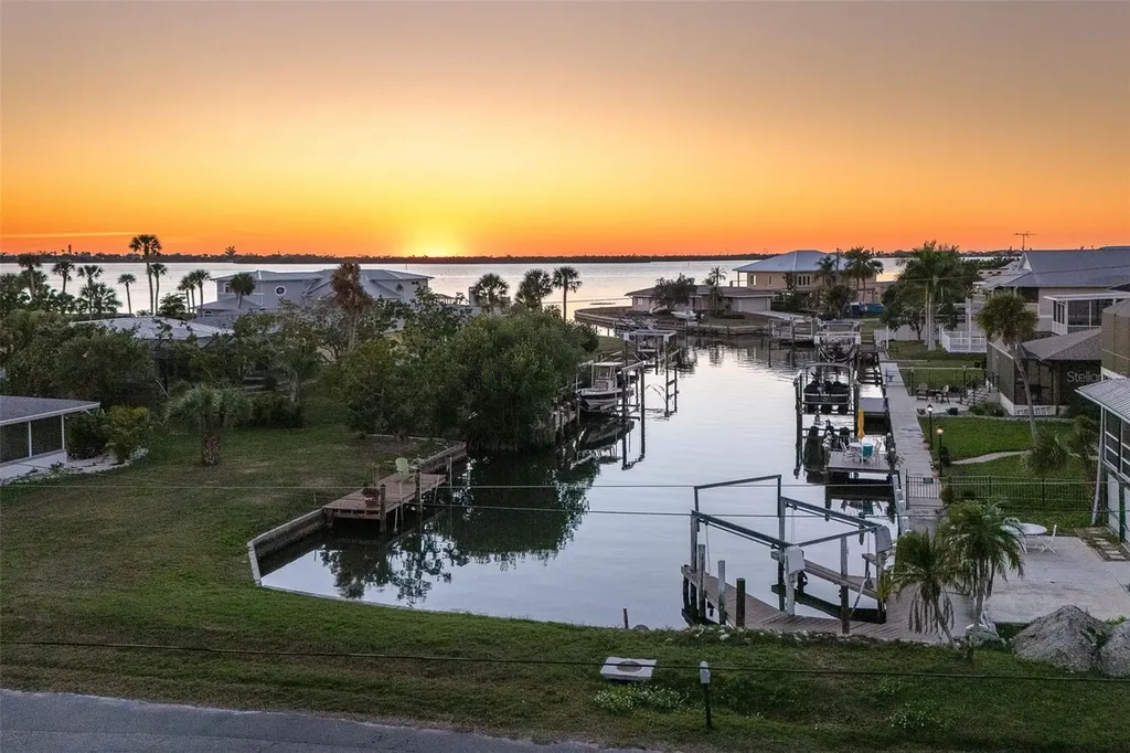 363 Oak Street Englewood FL 34223