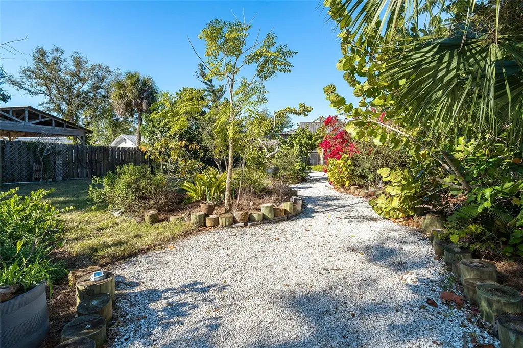 363 Oak Street Englewood FL 34223