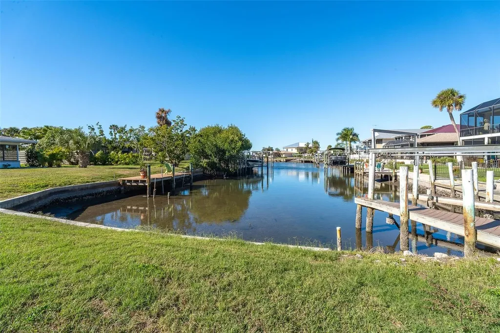 363 Oak Street Englewood FL 34223
