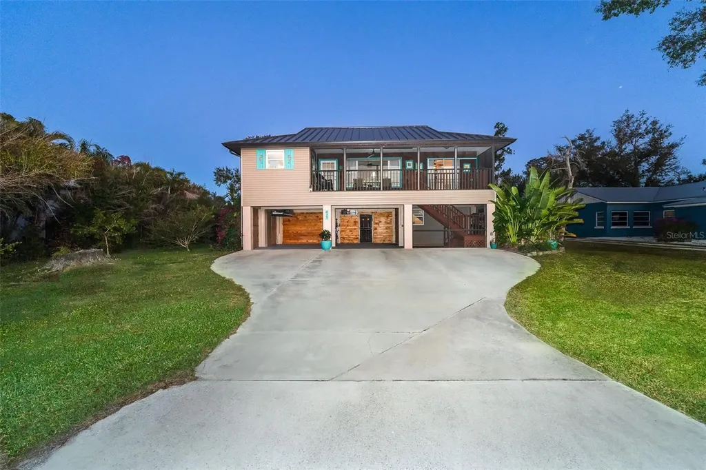 363 Oak Street Englewood FL 34223