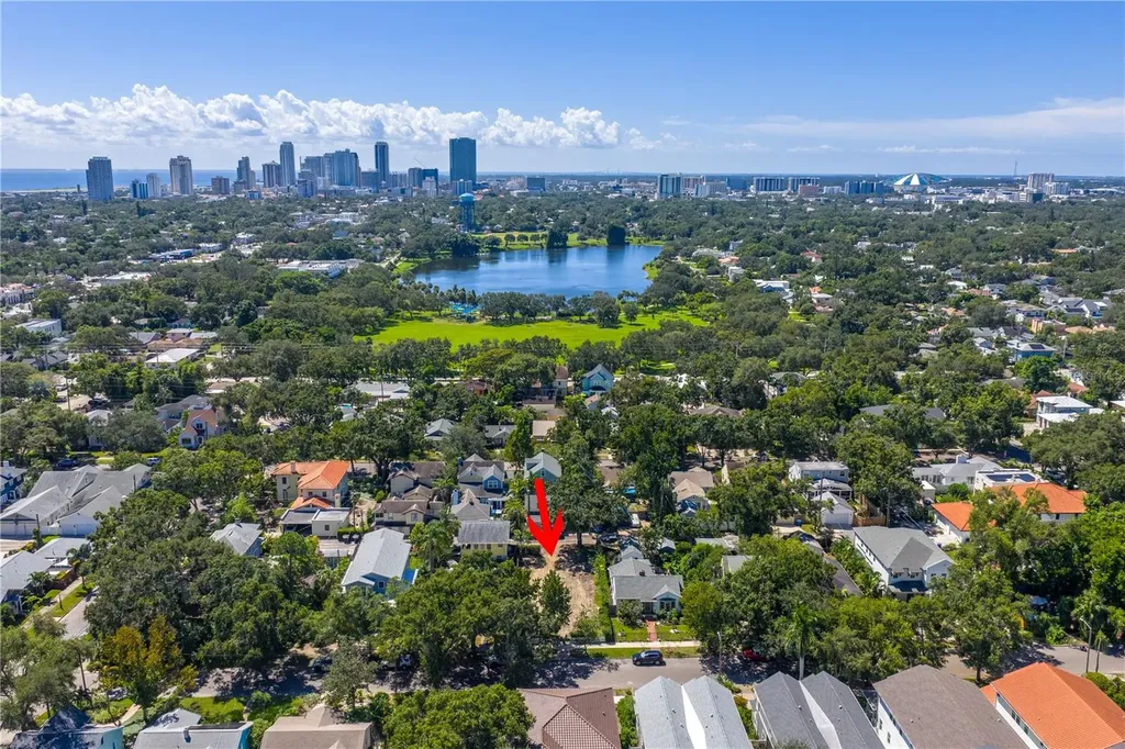 534 24th Avenue N St Petersburg FL 33704