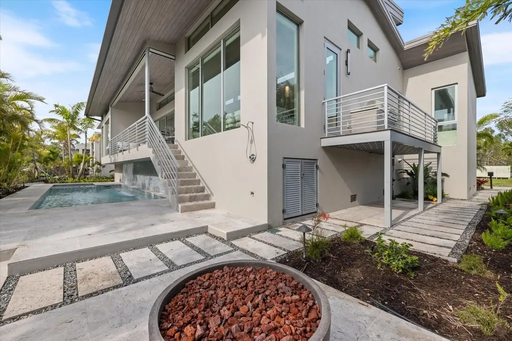 600 De Narvaez Drive Longboat Key FL 34228