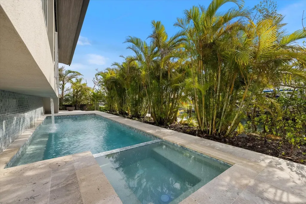 600 De Narvaez Drive Longboat Key FL 34228