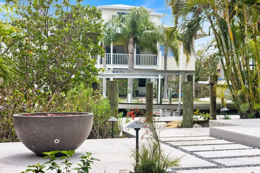 600 De Narvaez Drive Longboat Key FL 34228