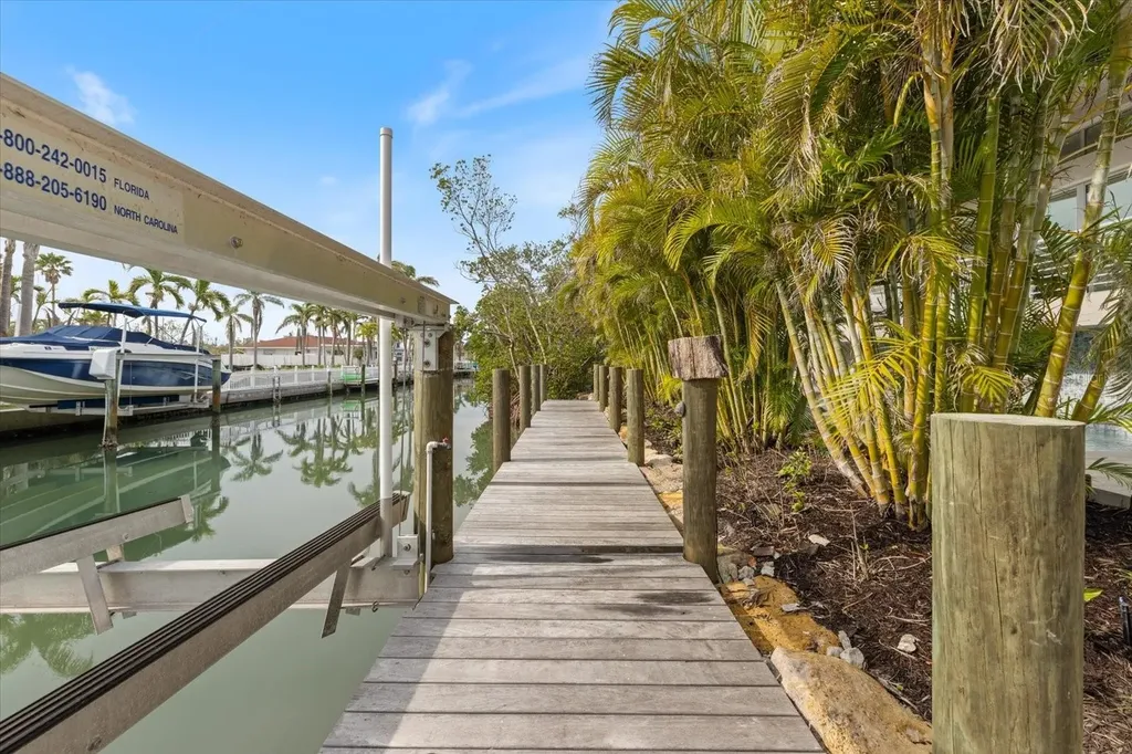 600 De Narvaez Drive Longboat Key FL 34228