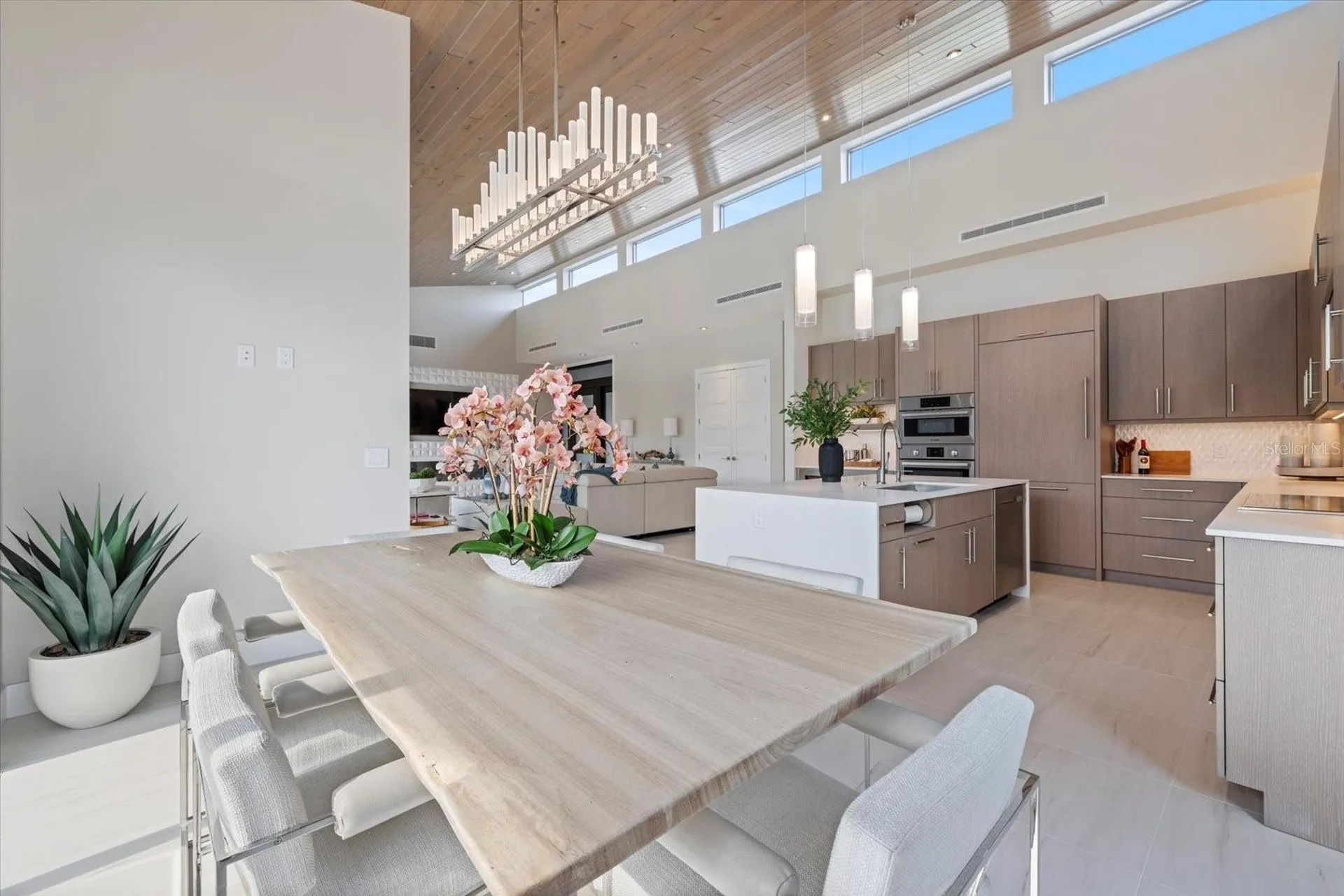 600 De Narvaez Drive Longboat Key FL 34228