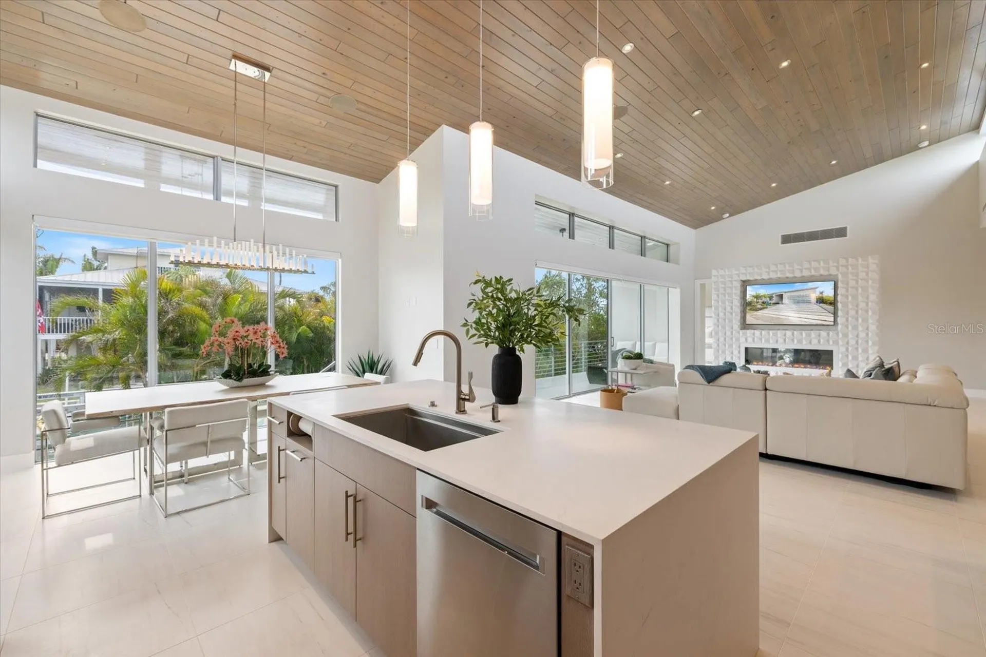 600 De Narvaez Drive Longboat Key FL 34228