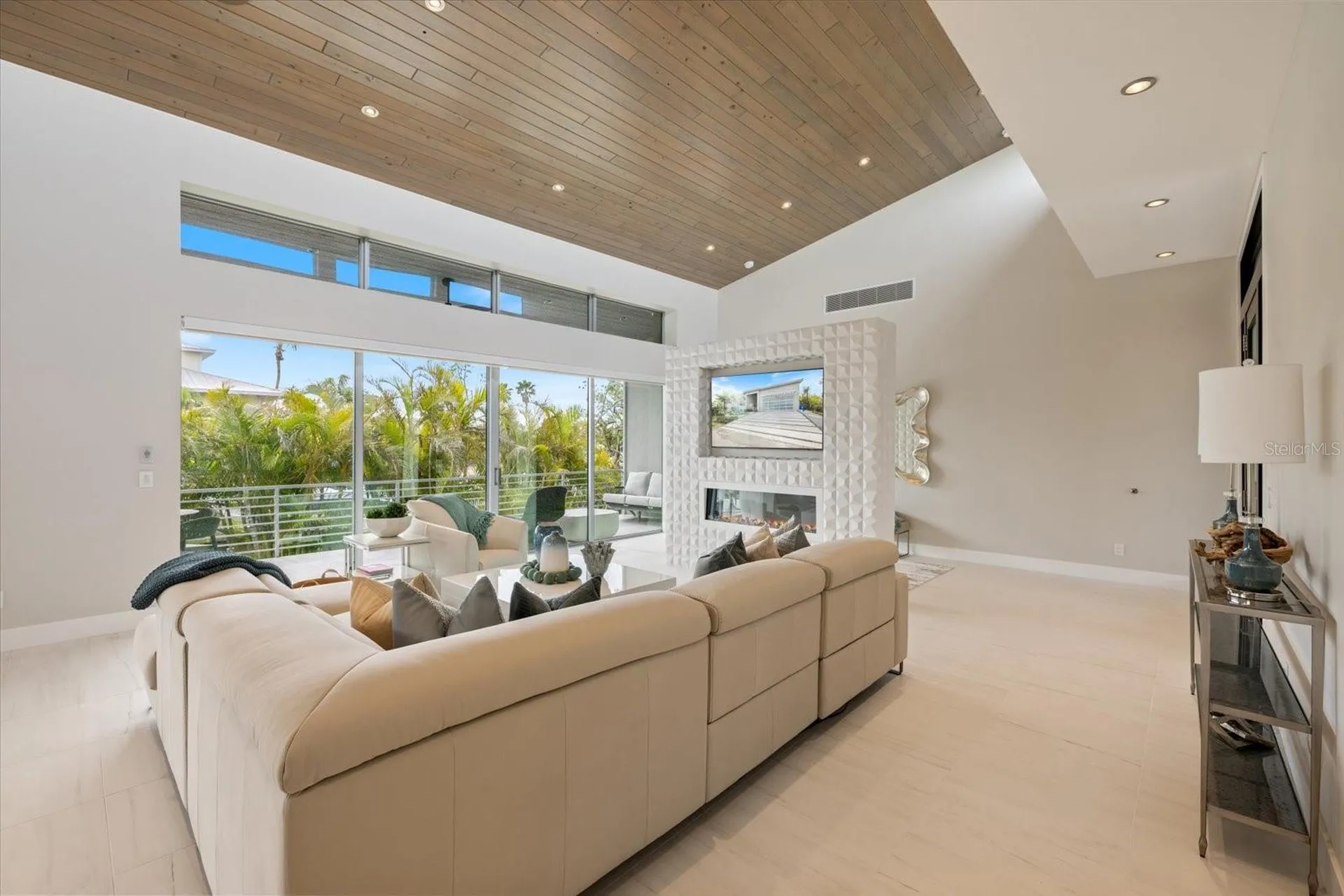 600 De Narvaez Drive Longboat Key FL 34228