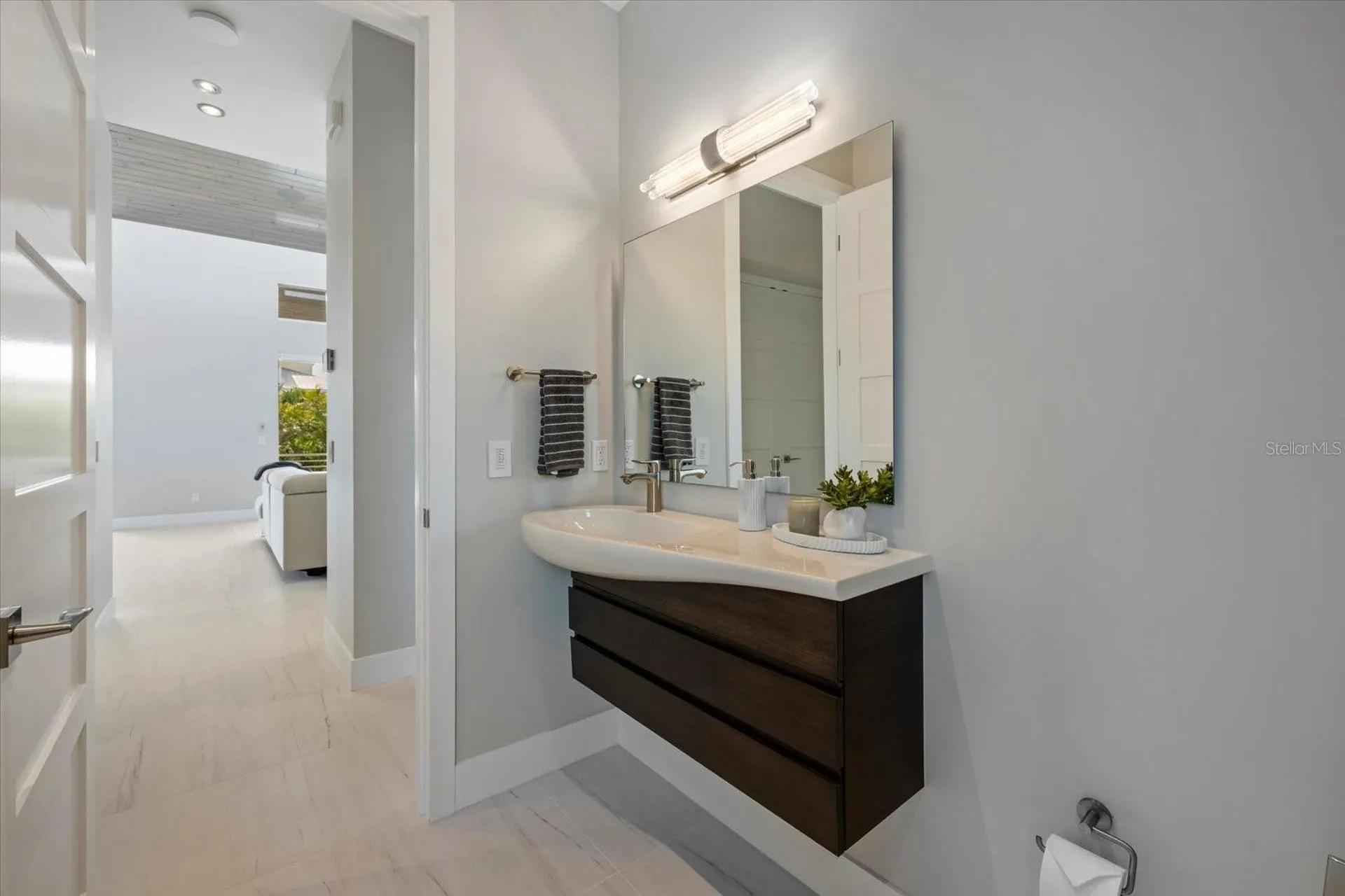 600 De Narvaez Drive Longboat Key FL 34228
