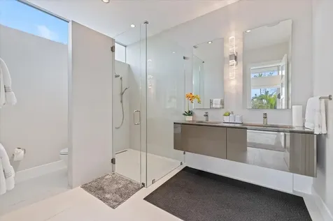 600 De Narvaez Drive Longboat Key FL 34228