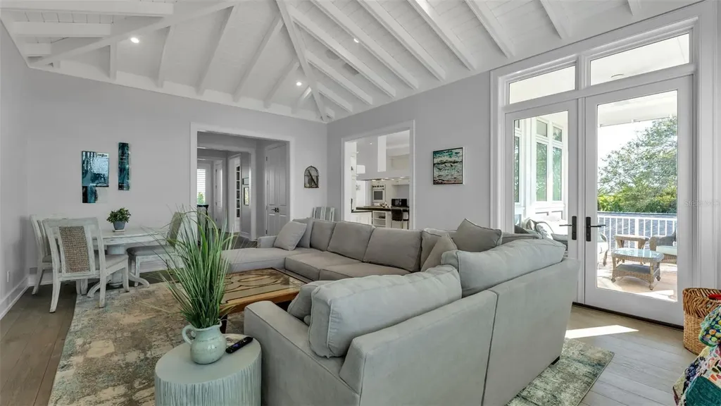 1013 Eldorado Avenue Clearwater FL 33767