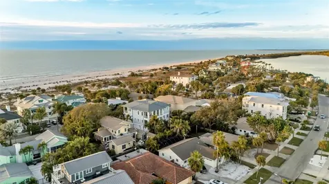 1013 Eldorado Avenue Clearwater FL 33767