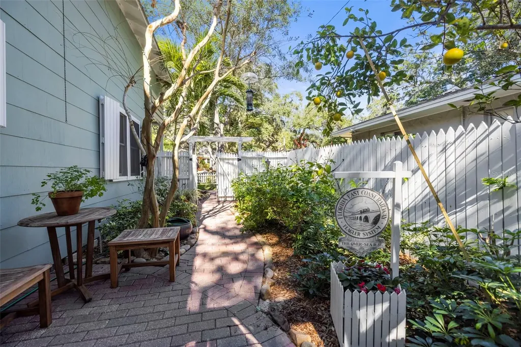 637 Scotland Street Dunedin FL 34698