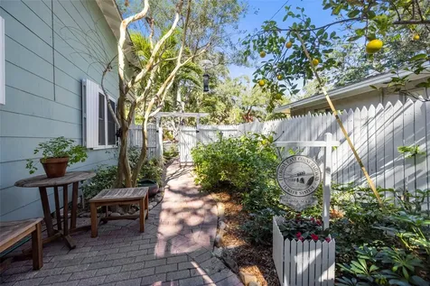 637 Scotland Street Dunedin FL 34698
