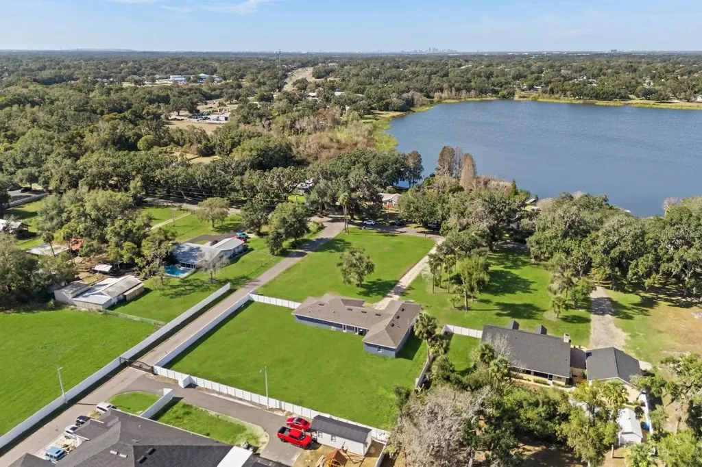 812 Chastain Road Seffner FL 33584