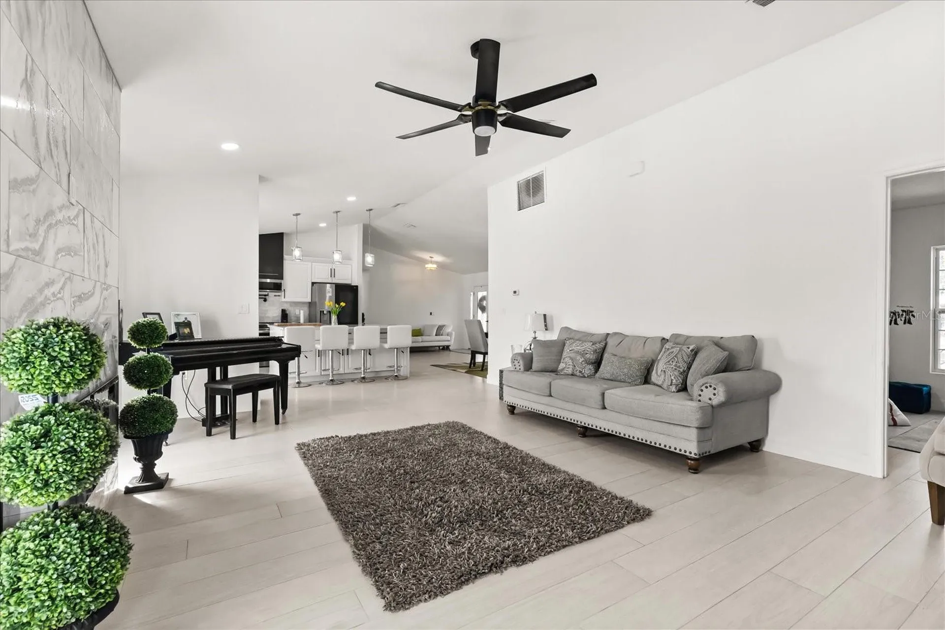 812 Chastain Road Seffner FL 33584