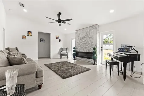 812 Chastain Road Seffner FL 33584