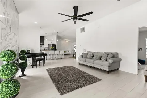 812 Chastain Road Seffner FL 33584