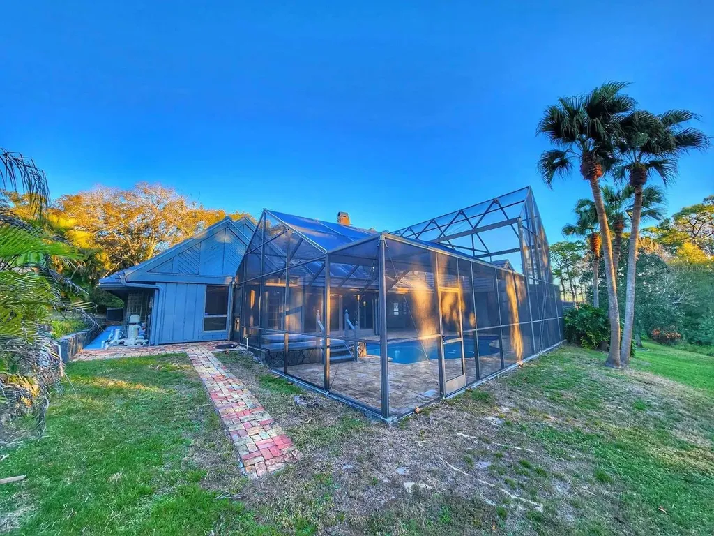 3522 Shoreline Circle Palm Harbor FL 34684