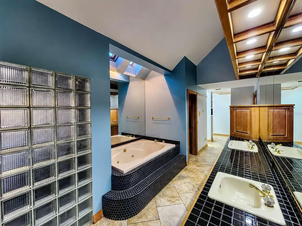 3522 Shoreline Circle Palm Harbor FL 34684