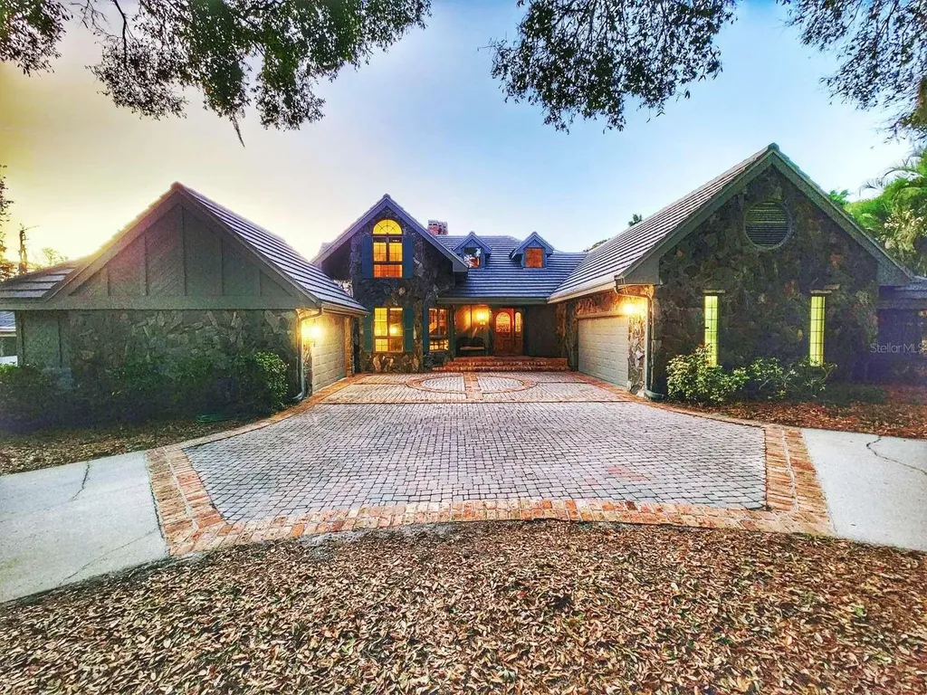 3522 Shoreline Circle Palm Harbor FL 34684